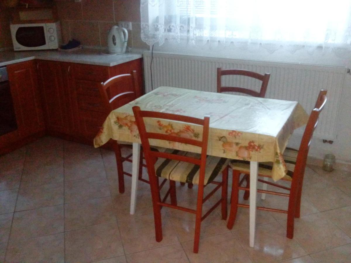 Ubytovani V Mladych Bukach Mlade Buky Room photo