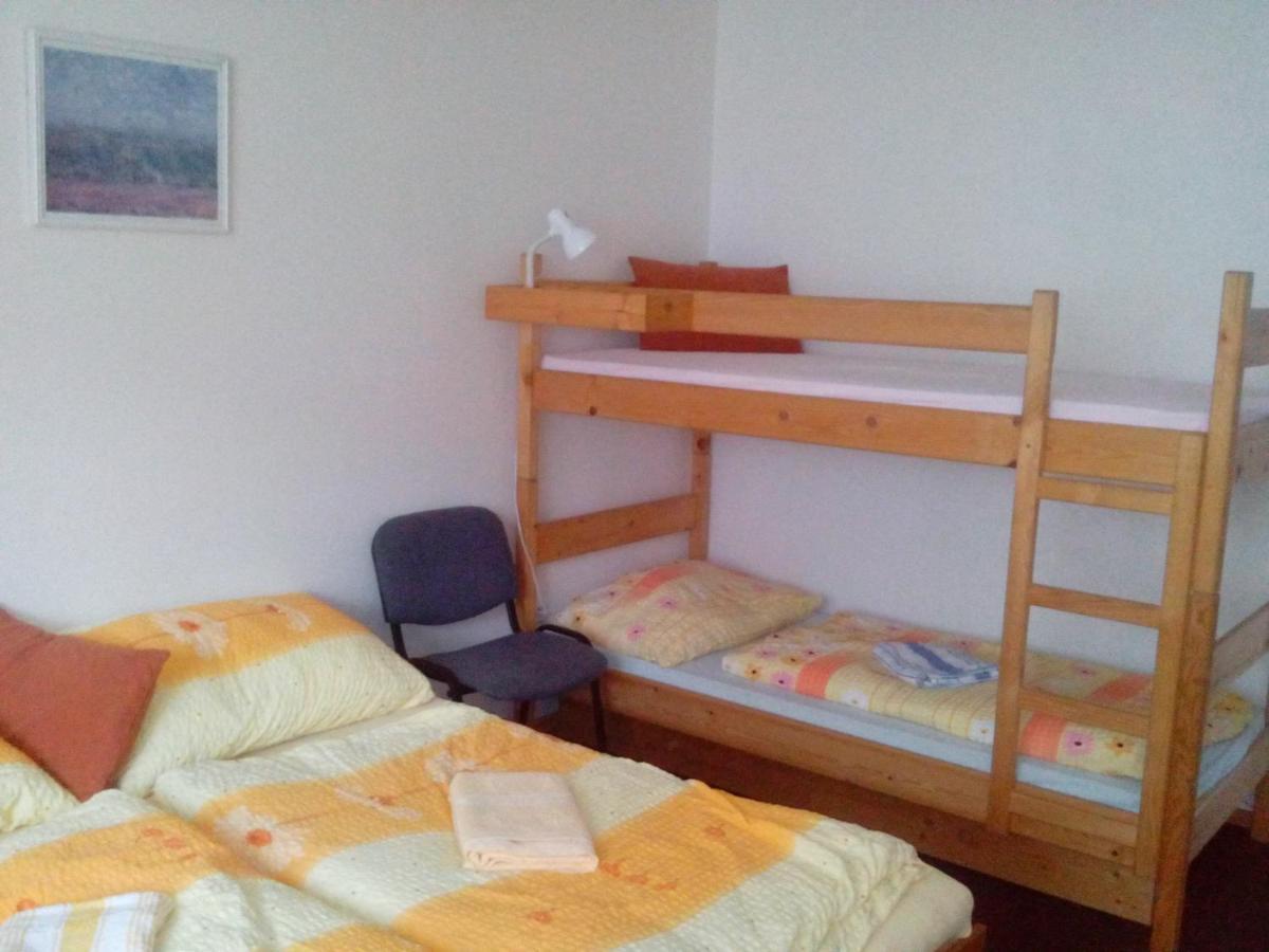 Ubytovani V Mladych Bukach Mlade Buky Room photo